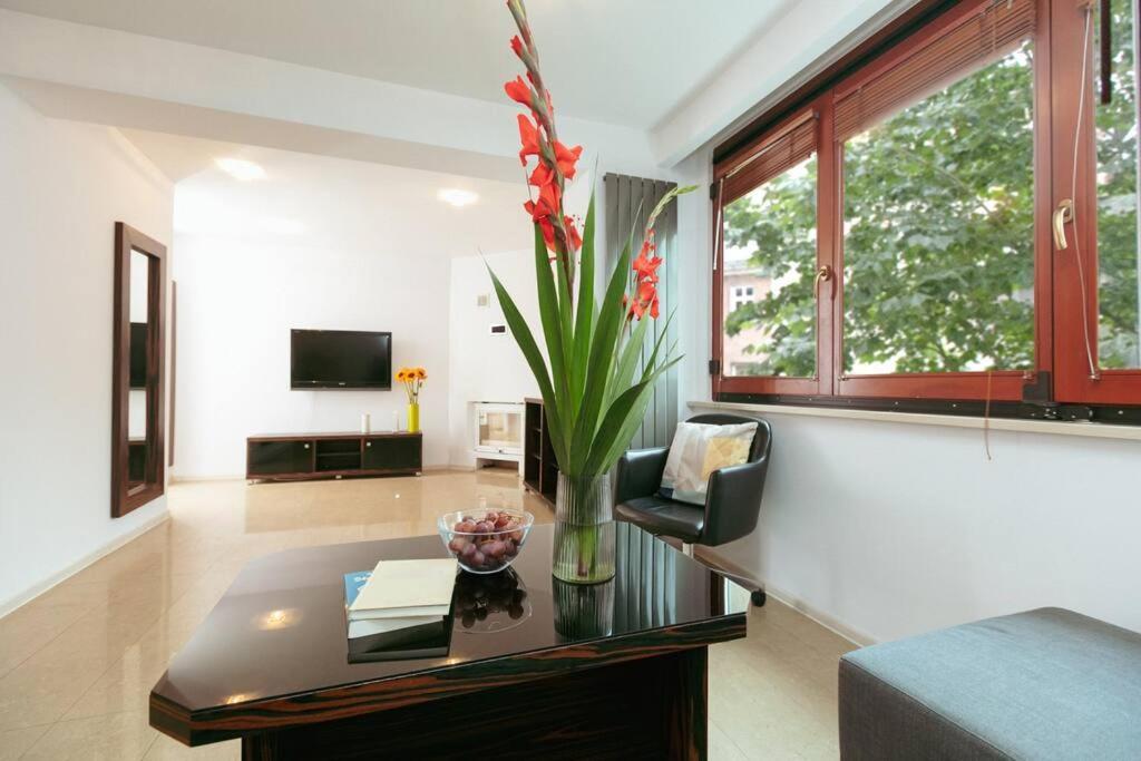 Apartment In The Heart Of Warsaw! Bagian luar foto