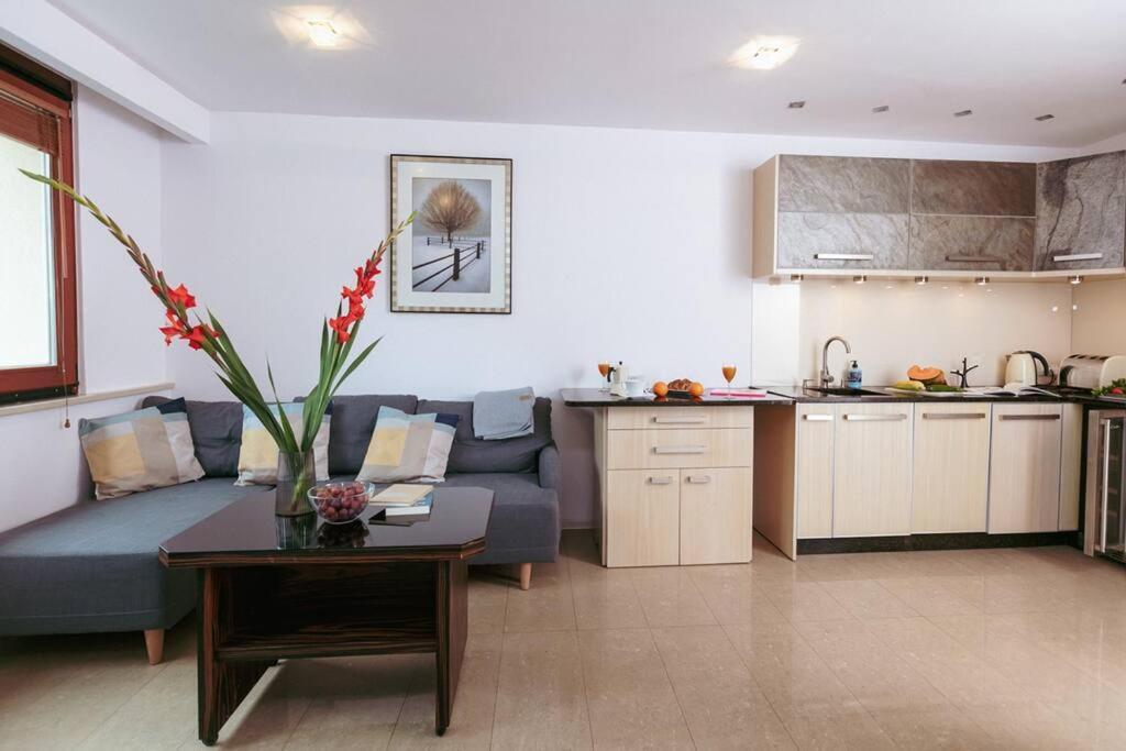 Apartment In The Heart Of Warsaw! Bagian luar foto