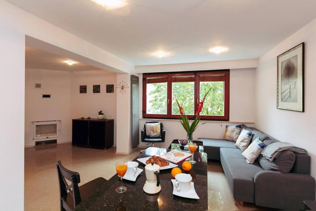 Apartment In The Heart Of Warsaw! Bagian luar foto